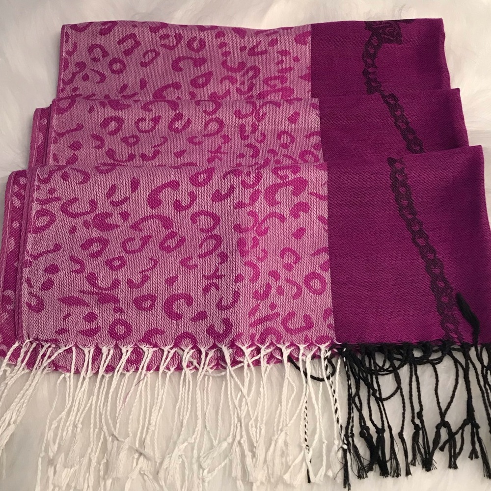 Scarfs - Picture 4 of 5
